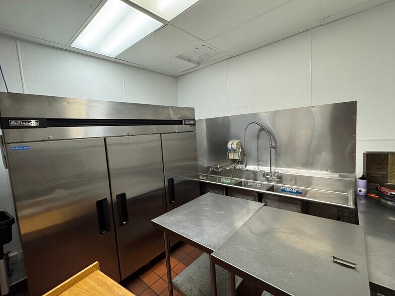 More Photos Of 3680 Citadel Dr N, Colorado Springs Restaurant For Sale