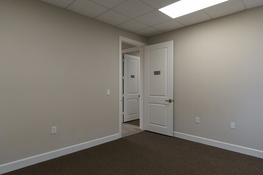 More Photos Of 25145 Star Lane, Katy Medical For Sale