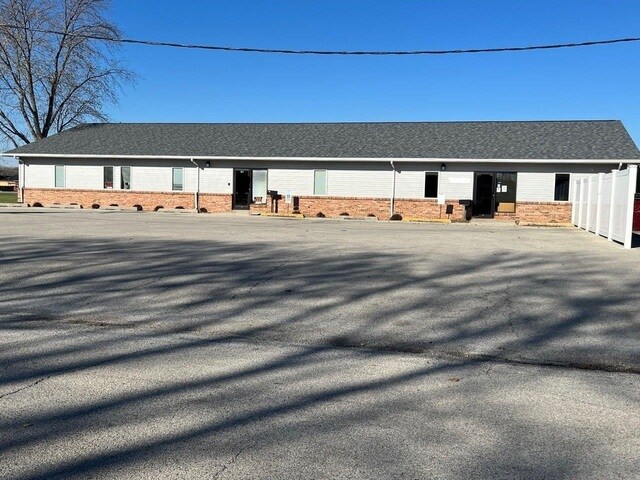 Primary Photo Of 811 W Cleary St, Pontiac Office For Sale