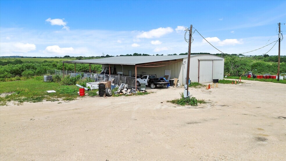 More Photos Of 1000 Rohde Rd, Kyle Service For Lease
