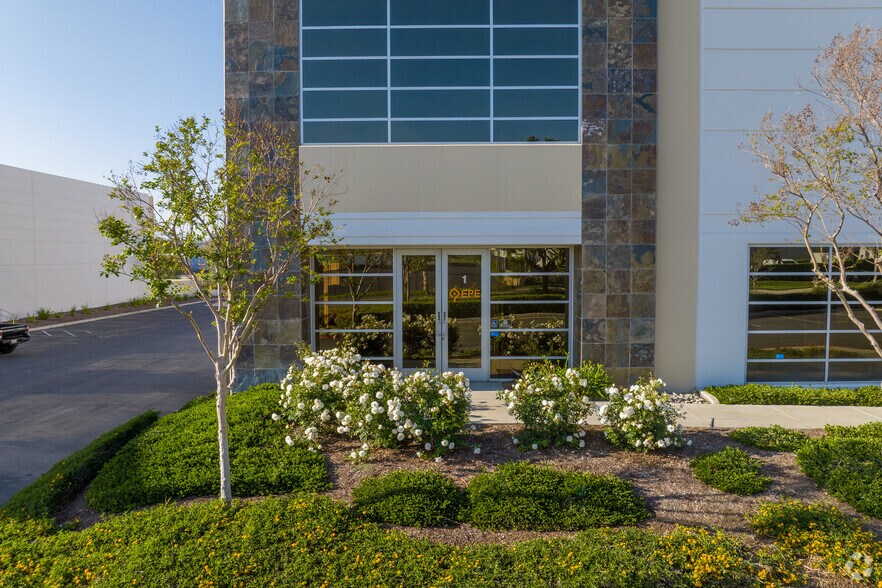 More Photos Of 1111 Citrus St, Riverside Warehouse For Lease