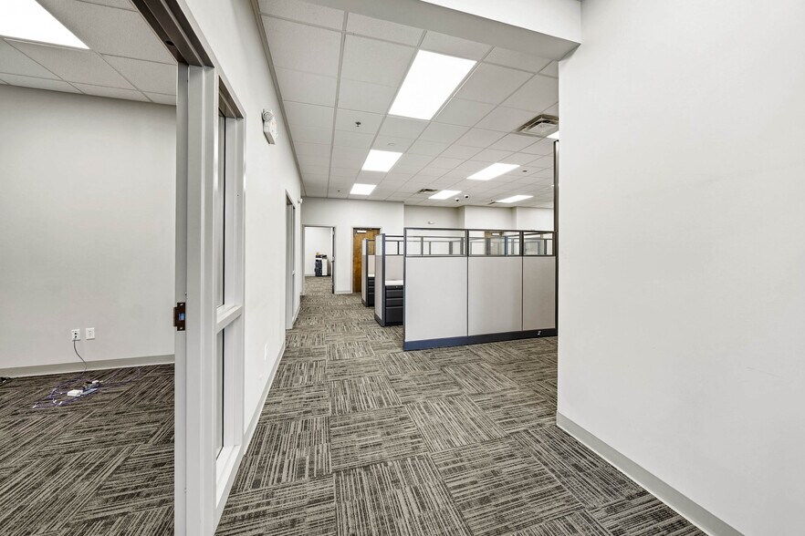 More Photos Of 4689 Industry Dr, Medford Distribution For Lease