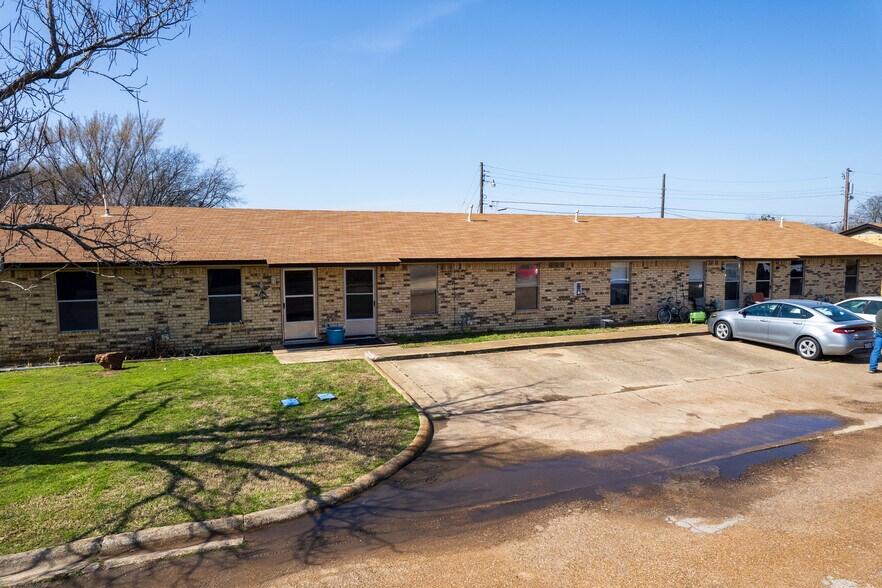 More Photos Of 100 Colvin St, Mount Vernon Apartments For Sale