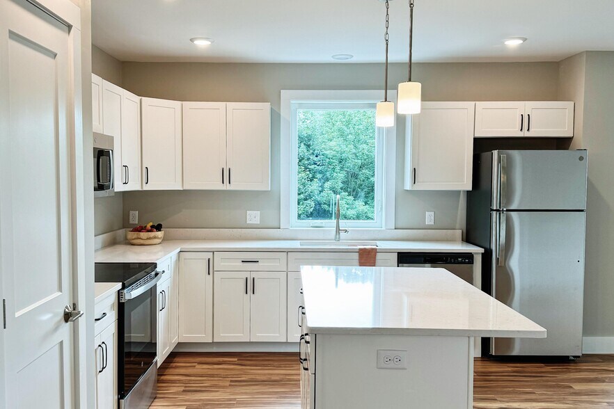 More Photos Of 45 High St, Waterbury Multifamily For Sale