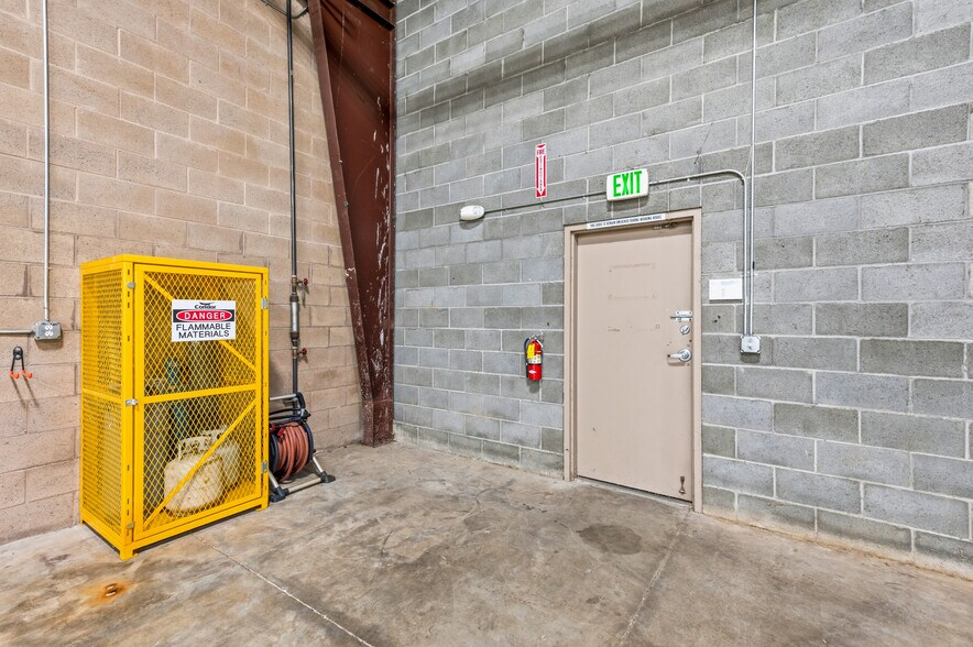 More Photos Of 17278-17310 Cattle Dr, Penn Valley Warehouse For Lease
