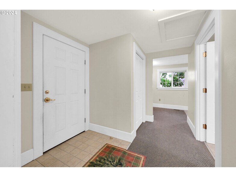 More Photos Of 1396 Charnelton St, Eugene Office For Lease