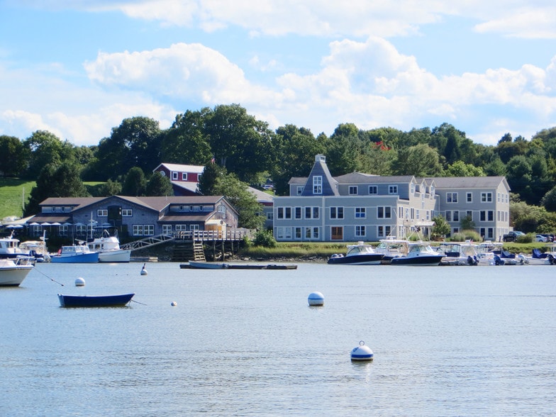 More Photos Of 106 Lafayette St, Yarmouth Office For Lease
