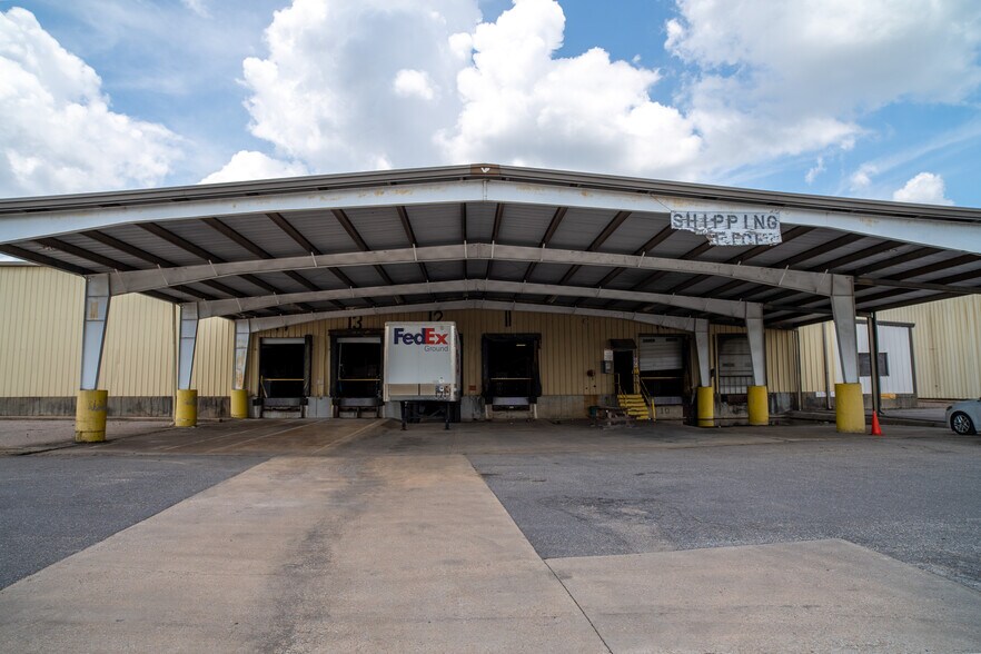 More Photos Of 11200 Wildwood Dr, Olive Branch Manufacturing For Lease
