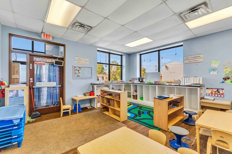 More Photos Of 941 Center Rd, Avon Freestanding For Sale