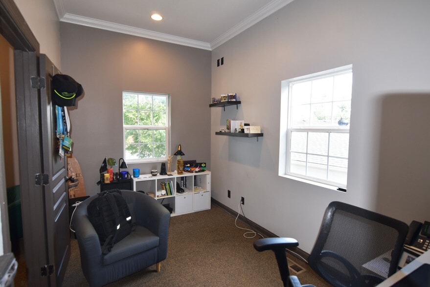 More Photos Of 2702 Greystone Rd, Nashville Office Residential For Sale