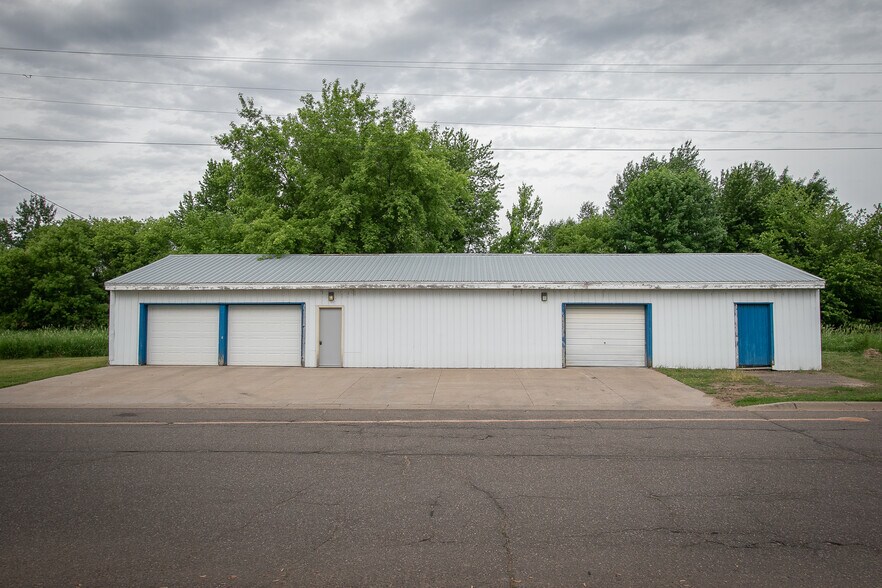 More Photos Of XXX Elmhurst Ave, Braham Flex For Sale