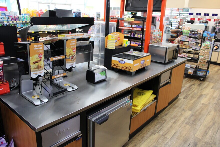More Photos Of 7102 Cottage Hill Rd, Mobile Convenience Store For Sale