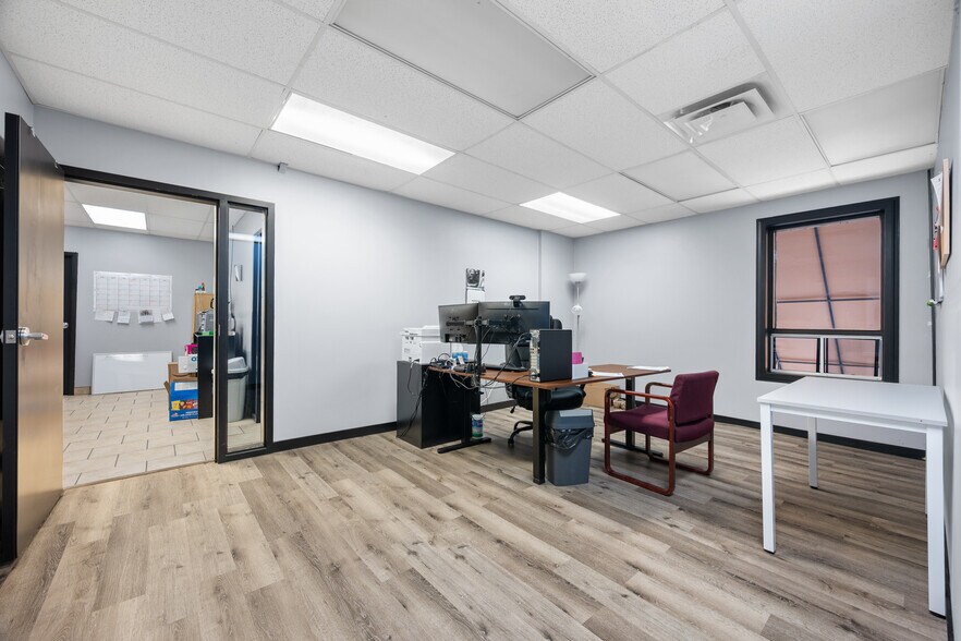 More Photos Of 5114 62 St, Lloydminster Warehouse For Sale