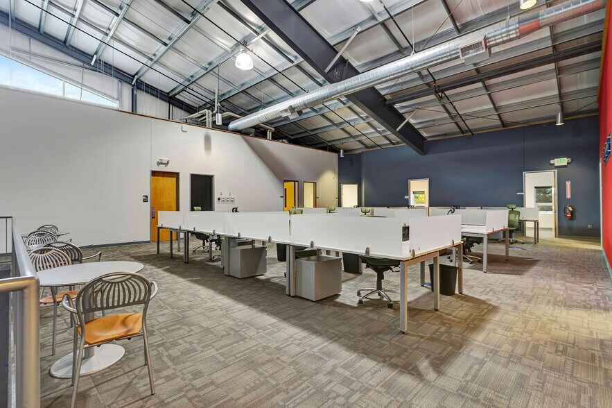 More Photos Of 4400 Port Union Rd, West Chester Light Distribution For Lease