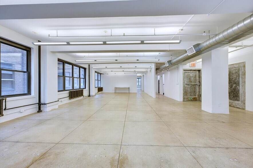 More Photos Of 230 W 39th St, New York Office For Lease