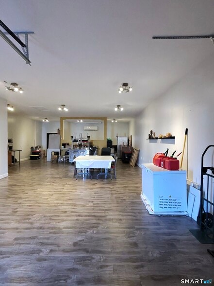 More Photos Of 400 Chapel Rd, South Windsor Light Manufacturing For Sale