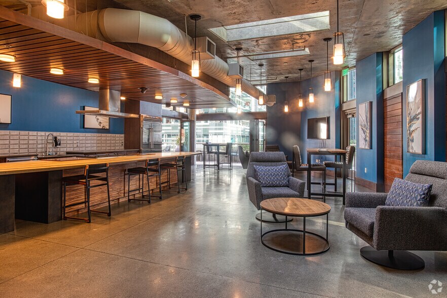 More Photos Of 2121 6th Ave, Seattle Apartments For Lease