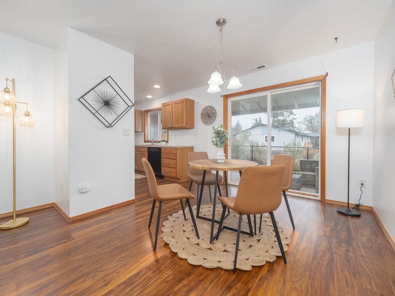 More Photos Of 402 E Washington St, Carlton Multifamily For Sale