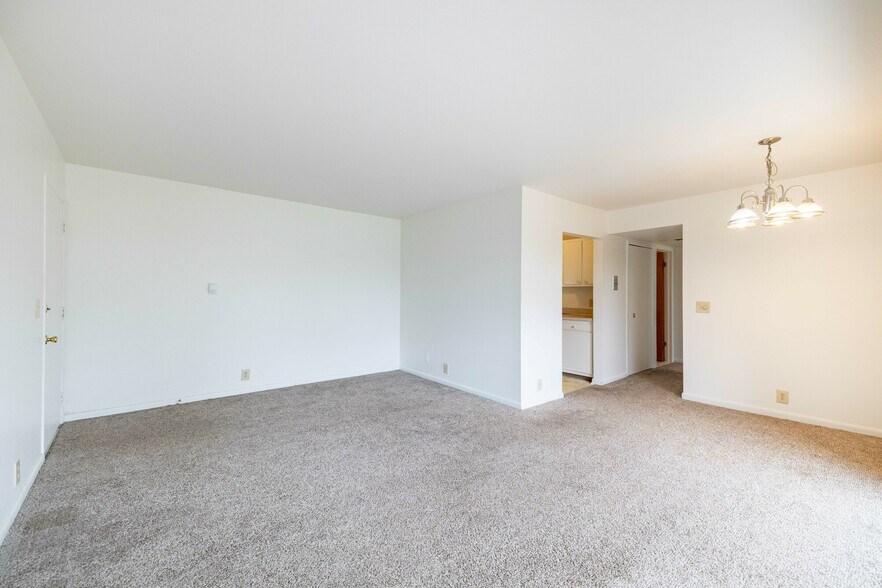 More Photos Of 3651 Balfour Ct, Flint Multifamily For Sale