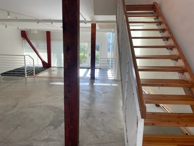 More Photos Of 615 Hampton Dr, Venice Apartments For Sale