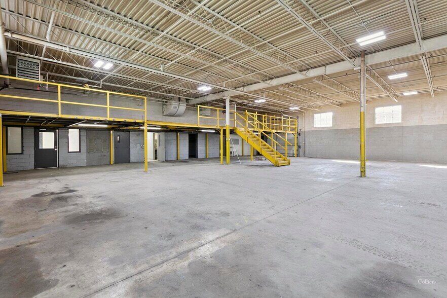 More Photos Of 5309 Maingate Dr, Mississauga Manufacturing For Sale