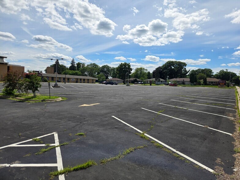More Photos Of 7625 Chicago Ave, Minneapolis Religious Facility For Sale