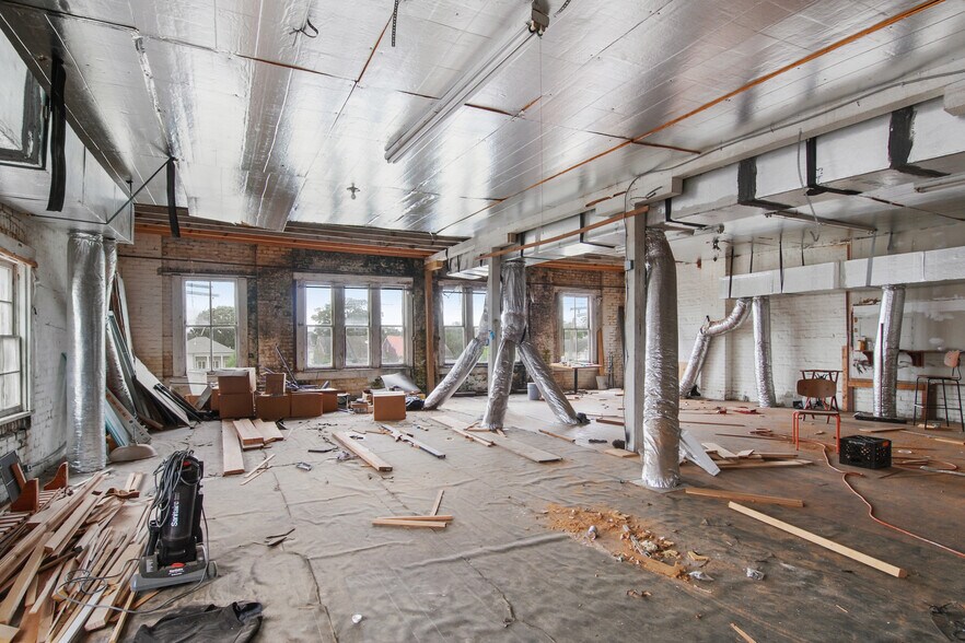 More Photos Of 3218 Magazine St, New Orleans General Retail For Sale
