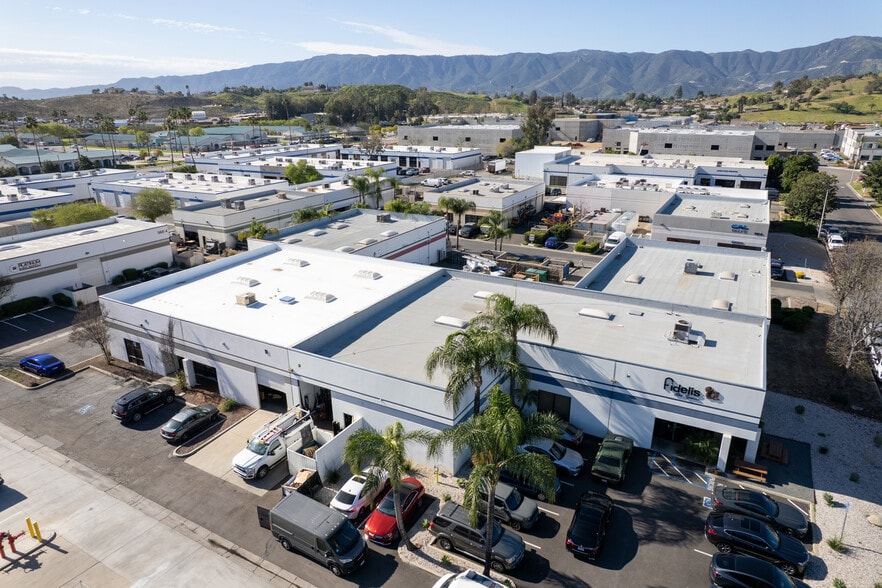 More Photos Of 560 Birch St, Lake Elsinore Manufacturing For Lease