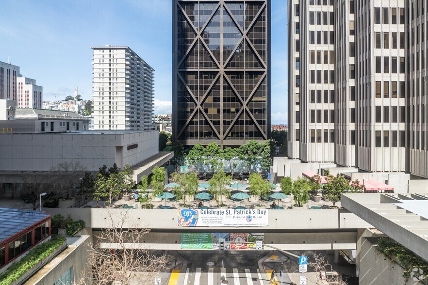 More Photos Of One Embarcadero Ctr, San Francisco Coworking Space