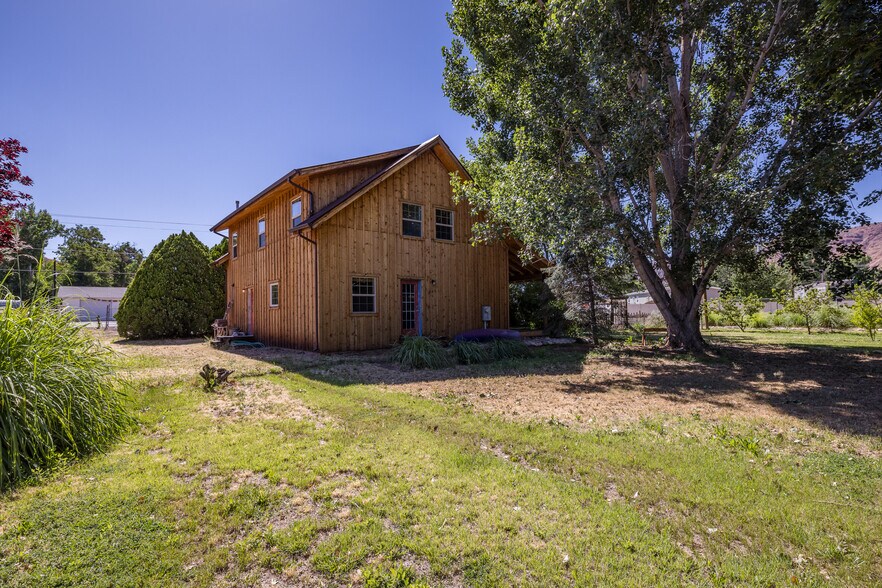 More Photos Of 411 N 500 W, Moab General Retail For Sale