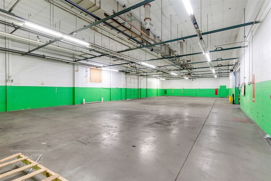 More Photos Of 300 S Main St, Mauldin Warehouse For Sale