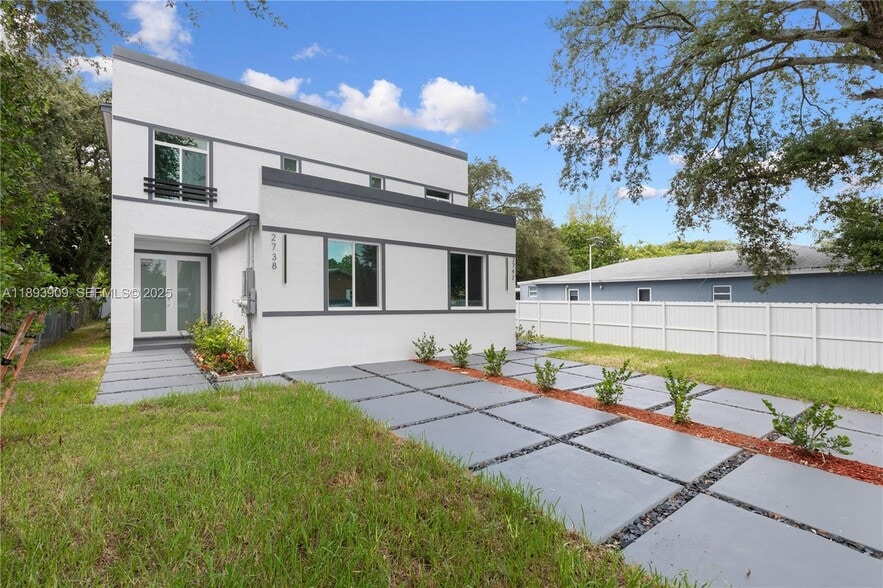 More Photos Of 2742 NW 48th St, Miami Healthcare For Sale