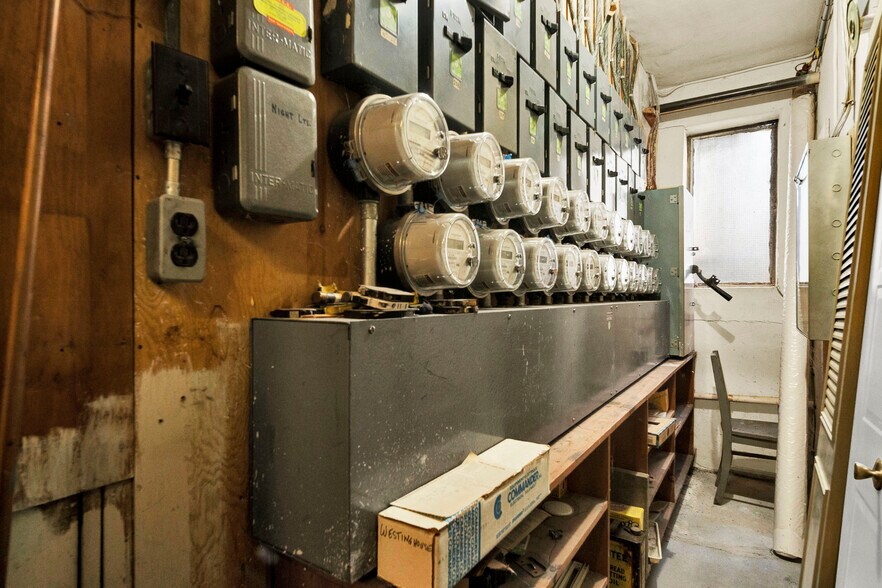 More Photos Of 3719 W 8th Av, Vancouver Apartments For Sale