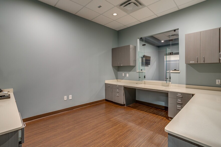 More Photos Of 221 Regency Pky, Mansfield Medical For Lease