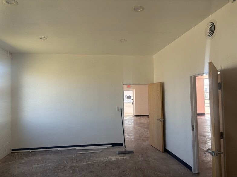 More Photos Of 1201 W Reno Ave, Oklahoma City Storefront Retail Office For Lease