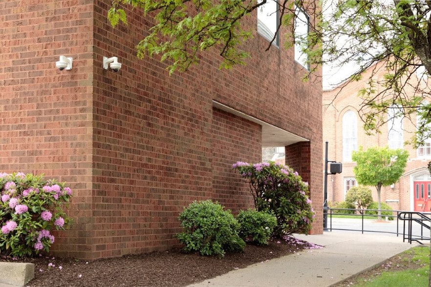 More Photos Of 200 W Broad St, Hazleton Bank For Sale