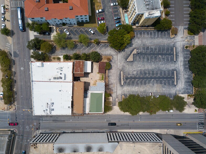 More Photos Of 111-113 N Flores St, San Antonio Storefront Retail Residential For Sale