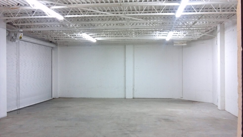 More Photos Of 1901 S Federal Hwy, Fort Lauderdale Showroom For Sale