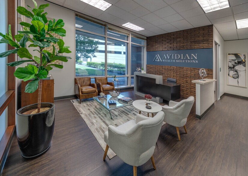 More Photos Of 13131 Dairy Ashford Rd, Sugar Land Office For Sale