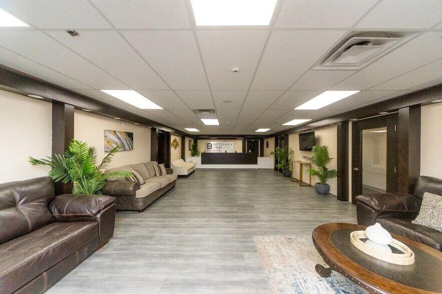 More Photos Of 3131 N MacArthur Blvd, Bethany Office For Lease