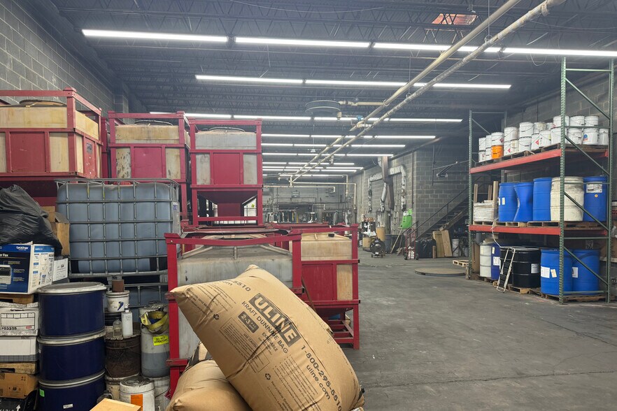 More Photos Of 223 Westhampton Ave, Capitol Heights Warehouse For Lease