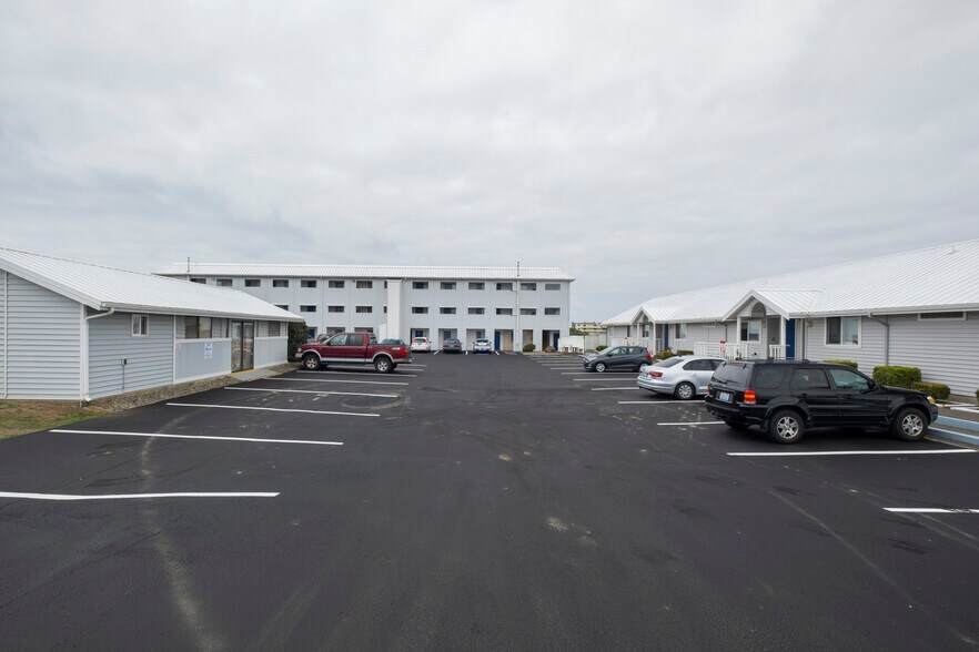 More Photos Of 605 Point Brown Ave NW, Ocean Shores Apartments For Sale