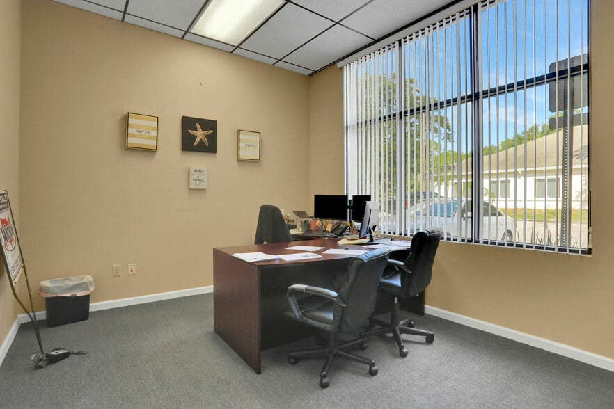 More Photos Of 12428 San Jose Blvd, Jacksonville Office For Sale