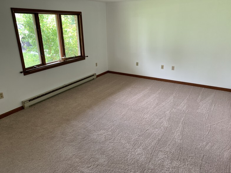 More Photos Of 5405 Village Ct, Adamstown Specialty For Sale