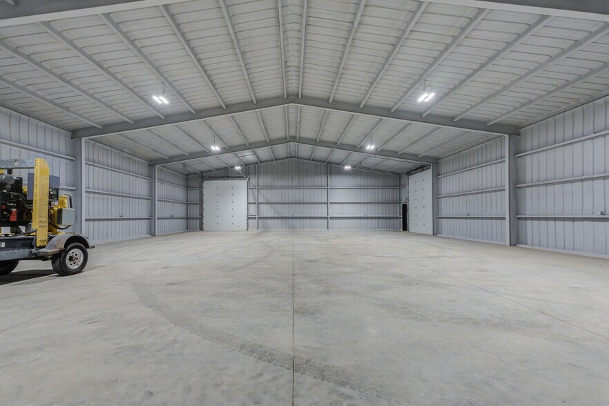 More Photos Of 8922 County Road 6820, Lubbock Warehouse For Sale