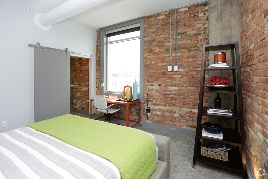 More Photos Of 285 Western Ave, Muskegon Apartments For Lease