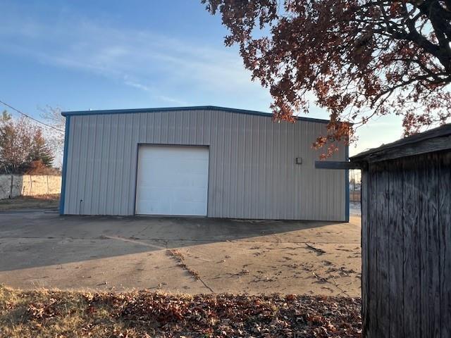 More Photos Of 1903 S 1st St, Rogers Auto Repair For Sale