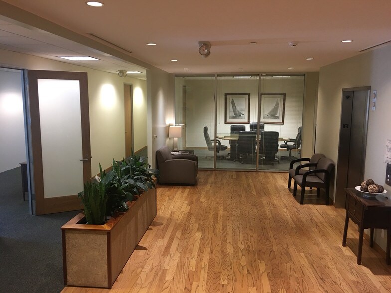 More Photos Of 2530 Wilshire Blvd, Santa Monica Coworking Space