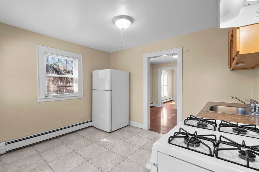 More Photos Of 122 Derby Ave, New Haven Apartments For Sale