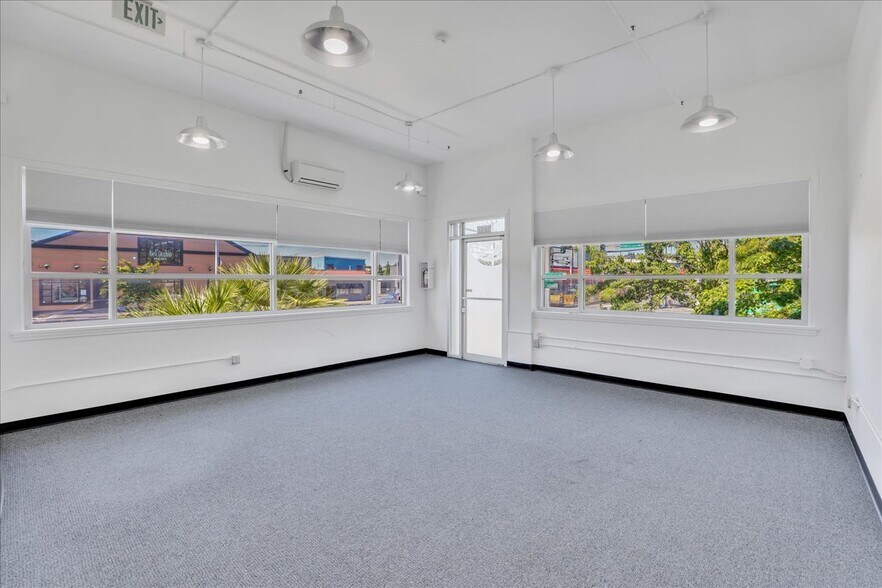 More Photos Of 1430-1438 Elliott Ave W, Seattle Warehouse For Lease